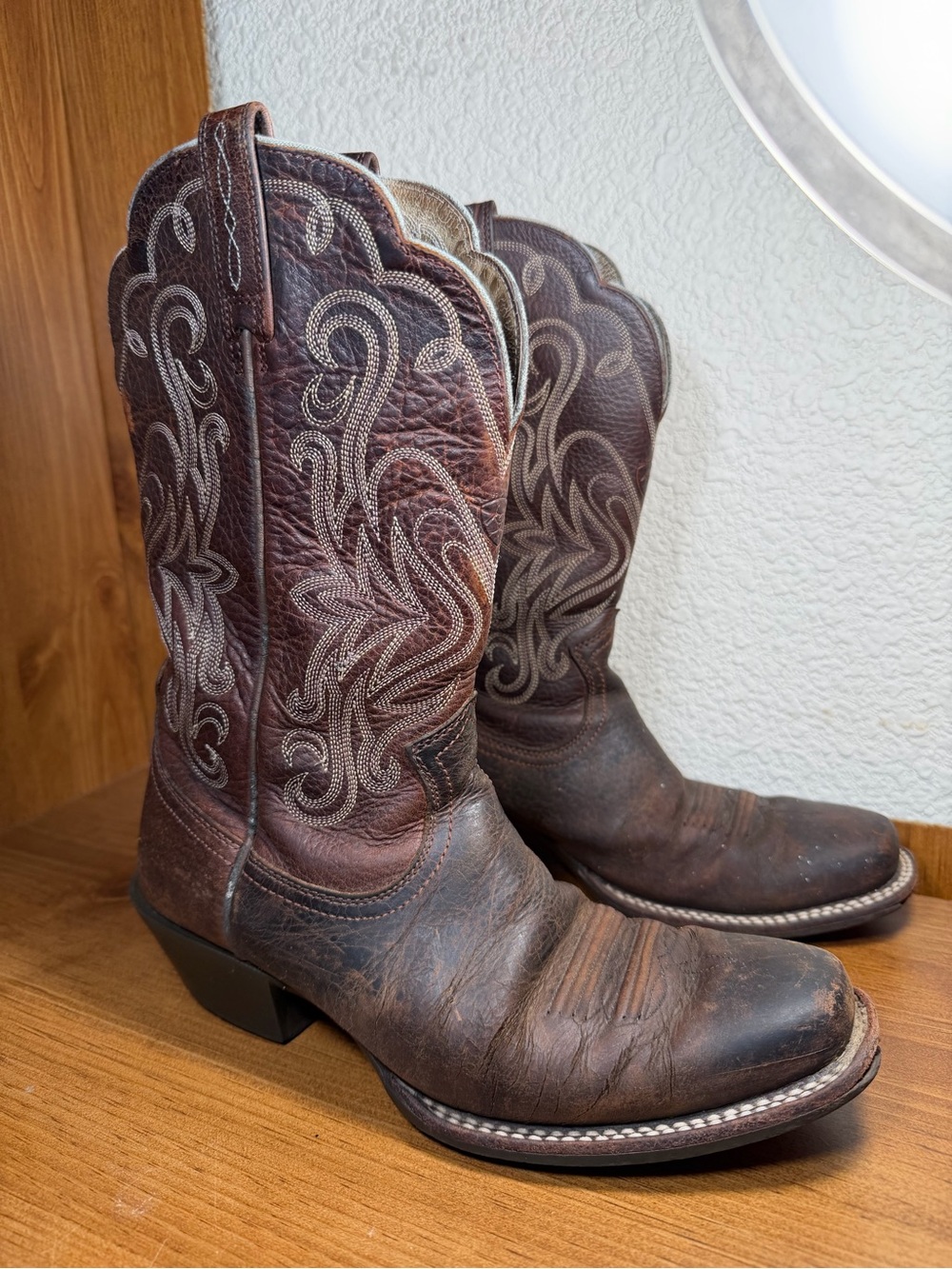 Ariat Brown Leather Western Embroidered Cowboy Boots